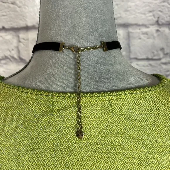 Handmade Black Velvet Choker Necklace with Dragonfly Pendant - Picture 6 of 8